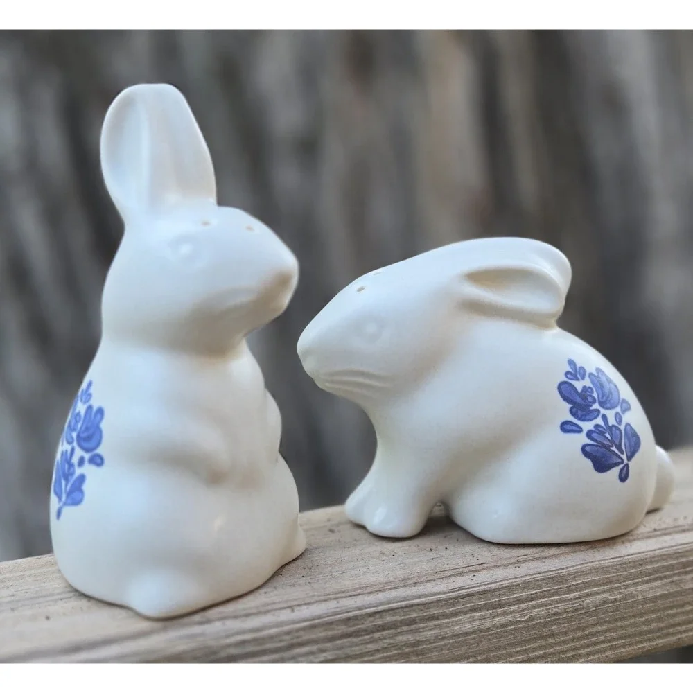 Vintage Pfaltzgraff Yorktowne Bunny Rabbits Flowers Easter Salt & Pepper Shakers